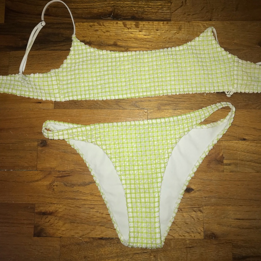 SOLD-Triangl summer